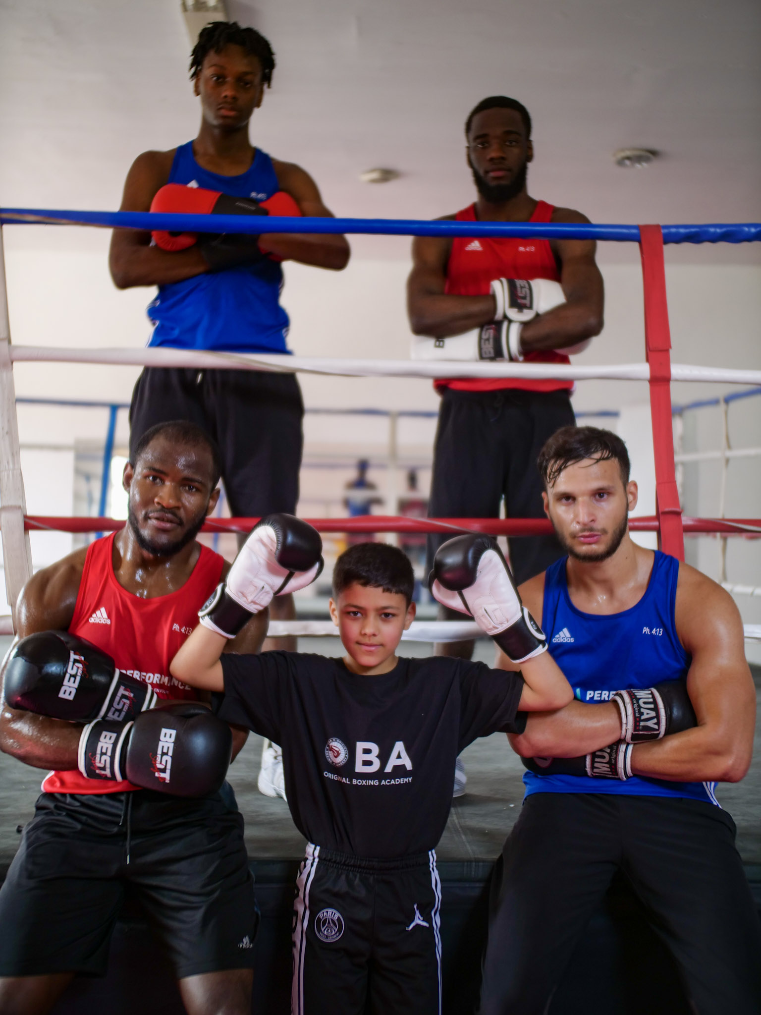 OBA propose des cours de boxe tous âges et sexes confondus pour vous permettre de dépasser vos limites.